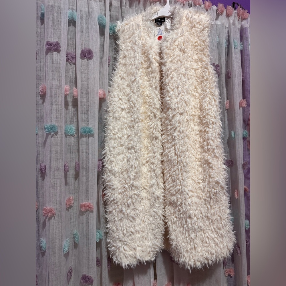 Chesley Cream Fluffy Accessory